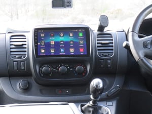 2017 Vauxhall Vivaro campervan — photo 9 of 12