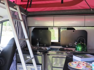 2017 Vauxhall Vivaro campervan — photo 10 of 12