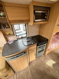 2008 Coachman Amara - Image 3