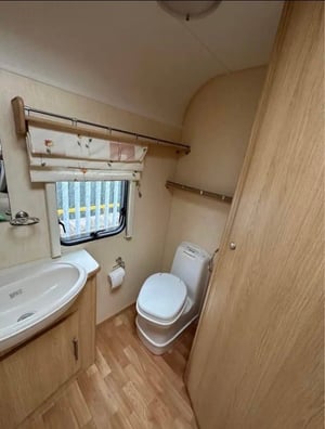 2008 Coachman Amara — photo 8 of 13