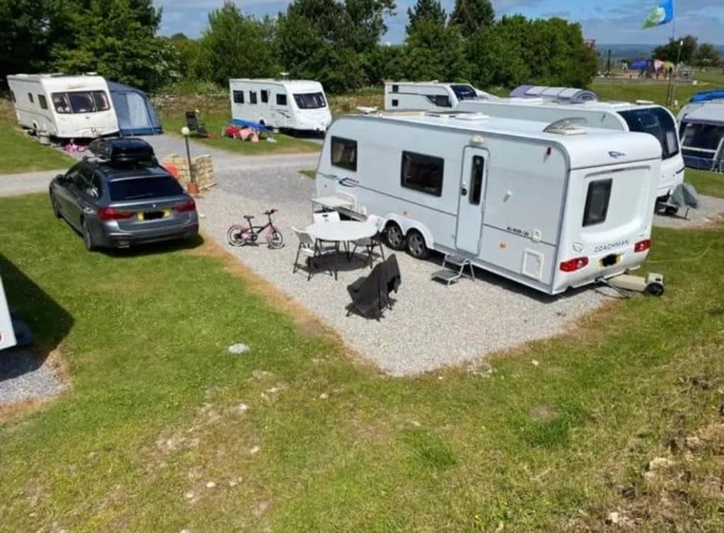 2008 Coachman Amara - Image 1