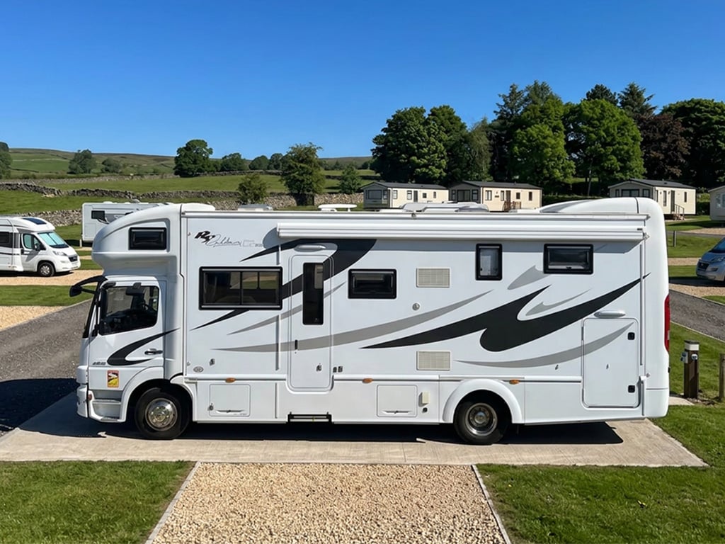2009 Mercedes Atego RS Evolution30x - Image 1
