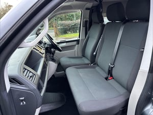 2019 VW t30 h-line tdi s-a — photo 3 of 9