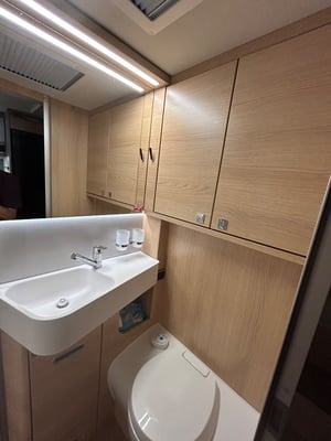 2021 Hymer B-Class ModernComfort — photo 8 of 10