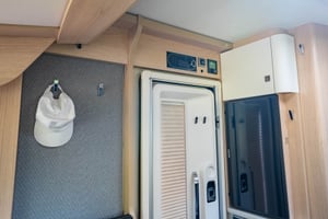 2021 Hymer B-Class ModernComfort I WhiteLine BMCI 600 — photo 17 of 47