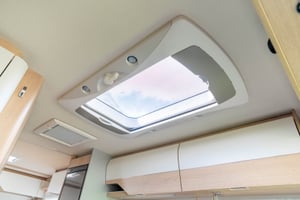 2021 Hymer B-Class ModernComfort I WhiteLine BMCI 600 — photo 43 of 47