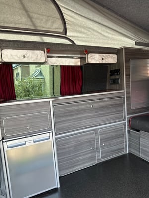2017 Peugeot Expert Campervan — photo 26 of 28