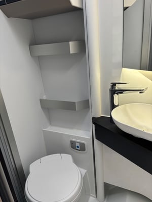 2025 Adria Compact Supreme DL — photo 20 of 32