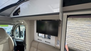 2025 Adria Compact Supreme DL — photo 17 of 32