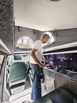 2012 Volkswagen T5.1 Campervan — photo 6 of 36