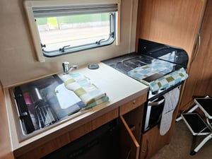 2016 Auto-Trail Tribute 715 — photo 8 of 19
