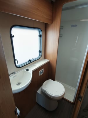 2016 Auto-Trail Tribute 715 — photo 13 of 19