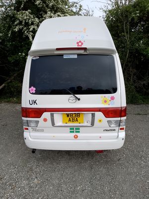 2000 Mazda Bongo Friendee 2.0 — photo 8 of 12