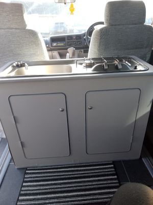 2000 Mazda Bongo Friendee 2.0 — photo 10 of 12