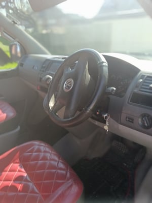 2005 Volkswagen T5 Campervan — photo 9 of 19