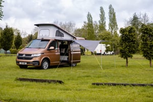 2021 Volkswagen T6.1 Transporter T28 Highline TDi — photo 2 of 8