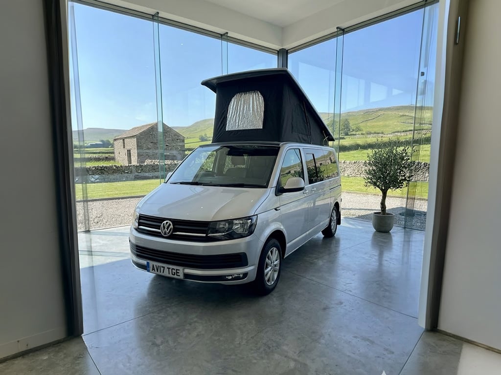 2017 Volkswagen Transporter T6 4motion  - Image 1