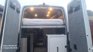 2018 Mercedes-Benz Sprinter — photo 20 of 32