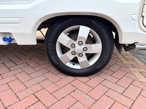 2003 Auto-Sleepers Nuevo EK — photo 17 of 26