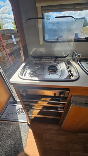 2010 Elddis Autoquest 180 — photo 8 of 39