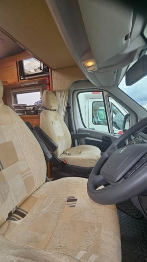 2010 Elddis Autoquest 180 — photo 32 of 39