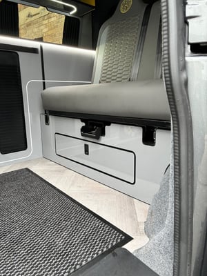 2021 Volkswagen Campervan — photo 14 of 29