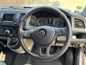 2018 Volkswagen Transporter — photo 7 of 11