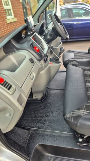 2013 Vauxhall Vivaro LWB Converted Campervan — photo 29 of 32