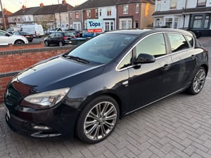 2012 Vauxhall Astra — photo 3 of 14