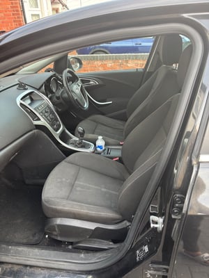 2012 Vauxhall Astra — photo 10 of 14