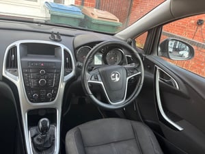 2012 Vauxhall Astra — photo 11 of 14