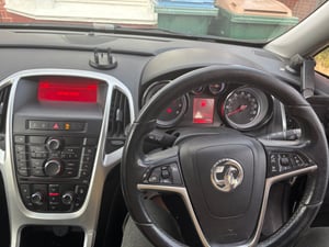 2012 Vauxhall Astra — photo 13 of 14