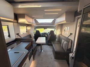 2025 Adria Matrix Supreme 670DL  — photo 7 of 23