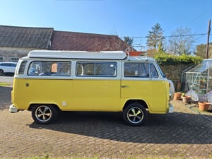 1975 Volkswagen T2 Campervan — photo 8 of 66