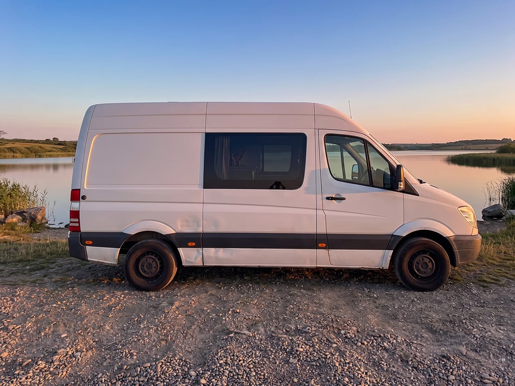 2012 Mercedes-Benz Sprinter - Image 1