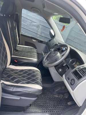 2012 Volkswagen Transporter T5 T28 — photo 7 of 10