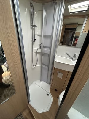2022 Hymer B Modern Comfort 580 T — photo 37 of 58