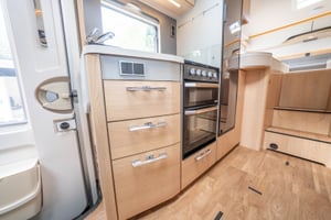 2022 Hymer B Modern Comfort 580 T — photo 12 of 58