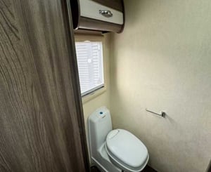 2016 Autosleeper Corinium FB — photo 13 of 13