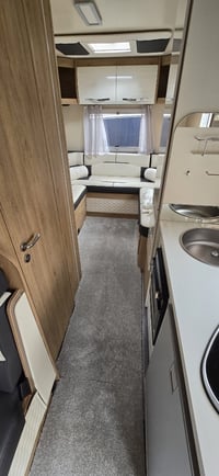 2020 Roller Team Auto-Roller 747 - Image 2