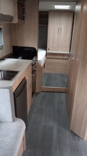 2020 Auto-Trail Imala 734 — photo 10 of 20