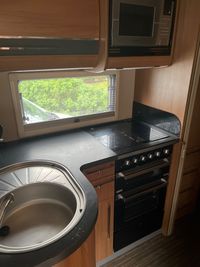 2013 Auto-Trail Frontier Dakota - Image 4