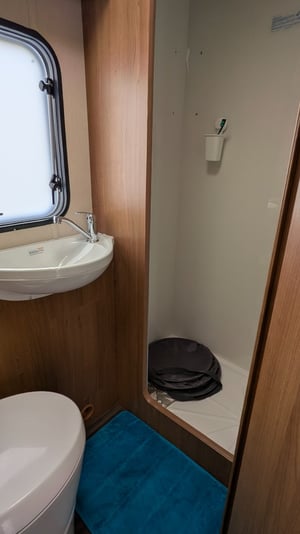 2018 Autotrail Tribute T720 — photo 32 of 45