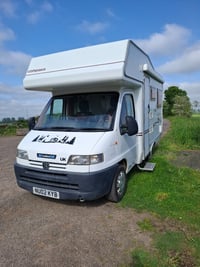 2002 Compass Avantgarde 200 - Image 2