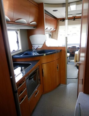 2003 Hymer S740 — photo 12 of 22