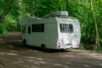 1980 Mercedes-Benz 306d - Image 3