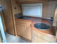 2005 Hobby 700 - Image 2