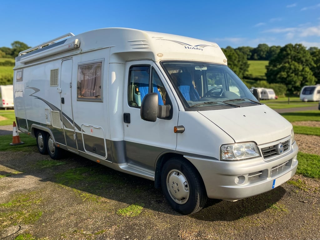 2005 Hobby 700 - Image 1
