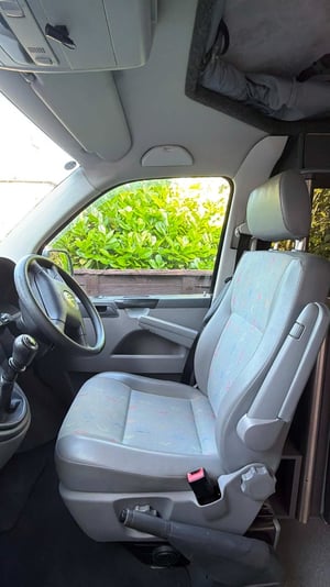 2005 Volkswagen T5 Campervan — photo 2 of 28