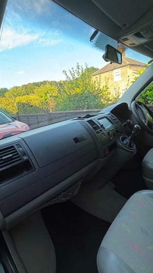 2005 Volkswagen T5 Campervan — photo 21 of 28